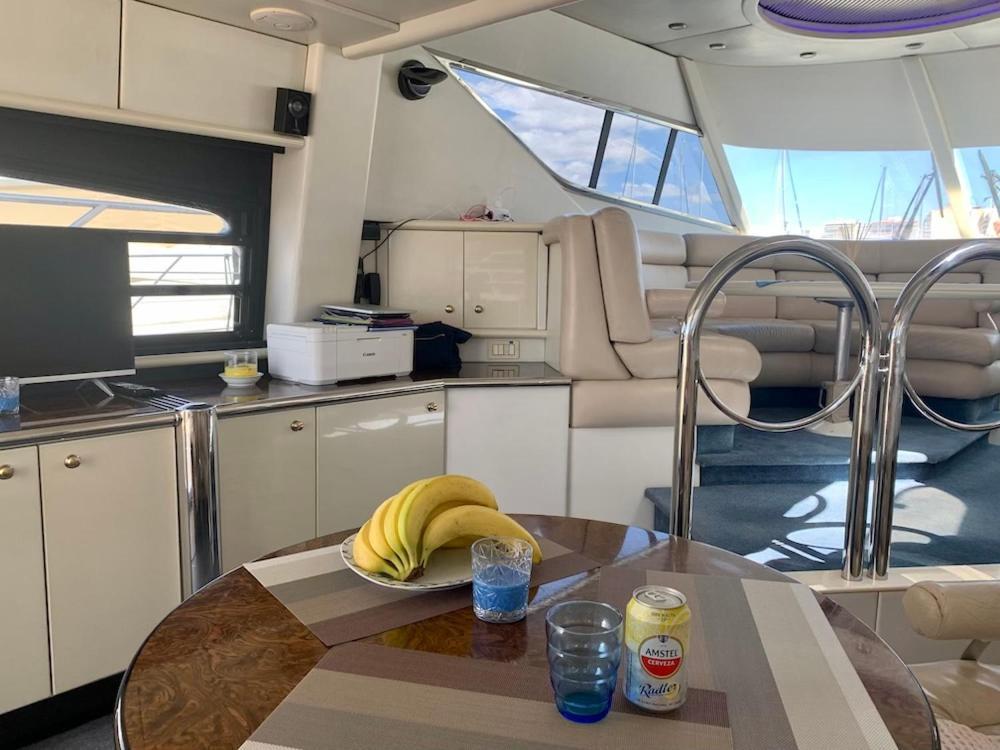 Bådhotel Yacht 18m Sunseeker In Mallorca Mit Fruehstueck & Bordcrew El Arenal (Mallorca)